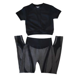 The Giving Movement Sustainable Seamless Black Workout Set Leggings & Crop Top M